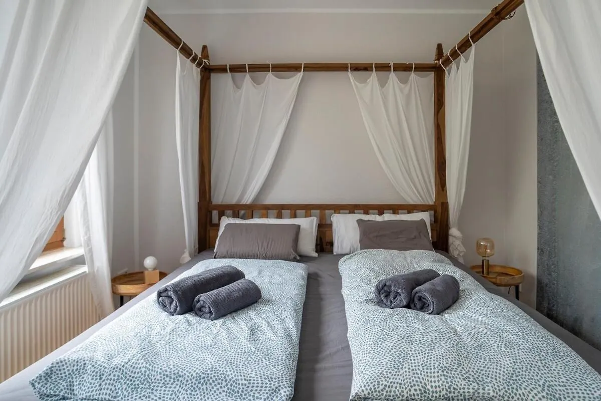 Homeport Hanover- Big House With Swimmingpool, Sauna And Garden
