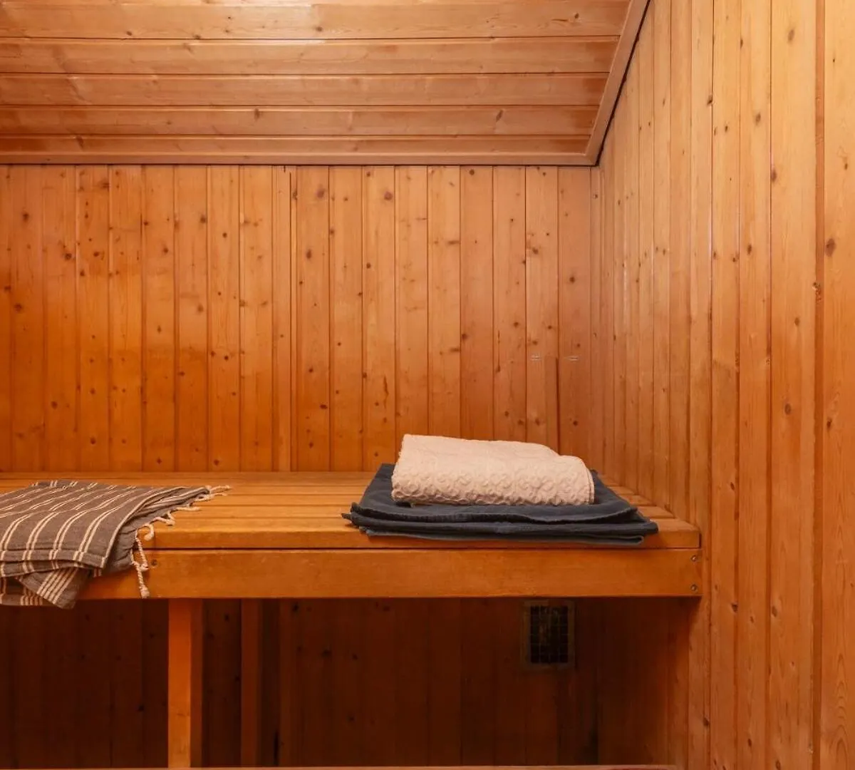 Homeport Hanover- Big House With Swimmingpool, Sauna And Garden هانوفر